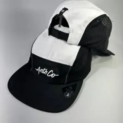 BONÉ FIVE PANEL MESH BRANCO/PRETO MESH PRETO
