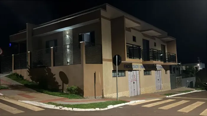 Vende-se Sobrado em Nova Tebas