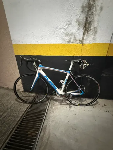 Bicicleta Khs Flite 900 Full Carbono (Tamanho 54) - Shimano 105 - Pedivela FSA SLK Light 