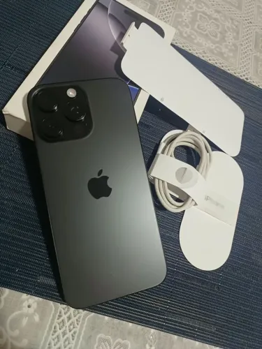 iPhone 16 pro max 256 Gb novo zero único dono.