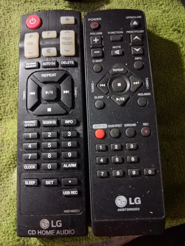 2 controles remoto som LG