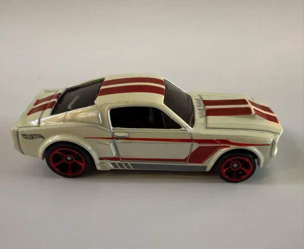 Hot Wheels ?67 Shelby GT-500 Muscle Mania - Ford 2012