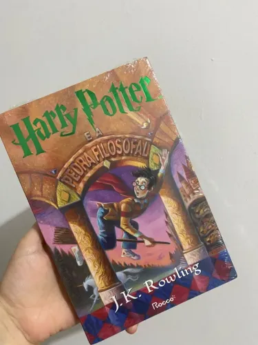 Harry Potter e a Pedra Filosofal - J.K. Rowling