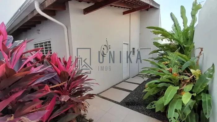 Casa Comercial à Venda em Campinas-SP, Bairro Bosque - 8 Salas, 5 Banheiros, 4 Vagas de Ga