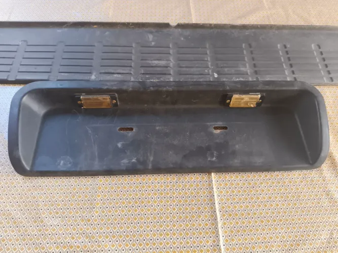 Acabamentos para-choque traz hilux