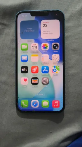 Iphone 13 somente pelicula trincada, leve trincado atrais