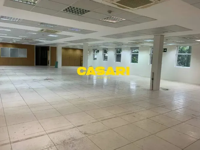 Salão Comercial 690 m² para Alugar - Jardim do Mar - São Bernardo do Campo | Casari Imóvei