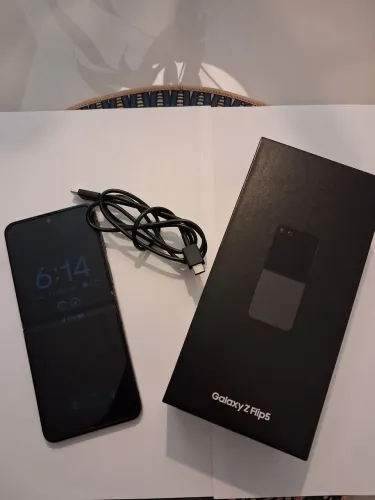 Samsung Z flip 5