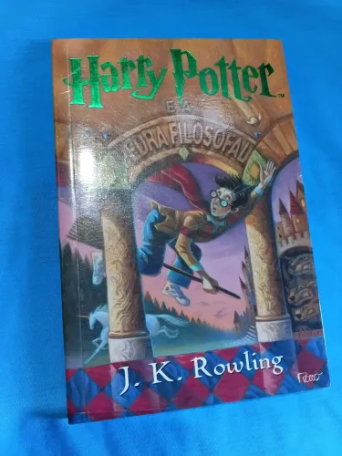 Livro Harry Potter e a Pedra Filosofal (Novo)