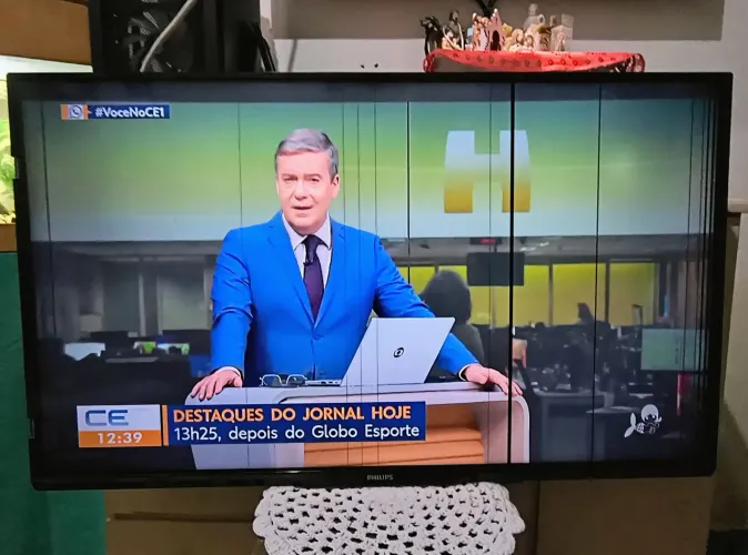 Tv Led 40 polegadas Philips para conserto ou aproveitar peças 