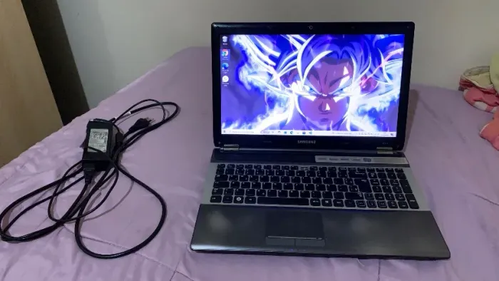 Notebook Samsung NP300E4A i5 + 6GB RAM + HD 1TB + NVIDIA GT 540M