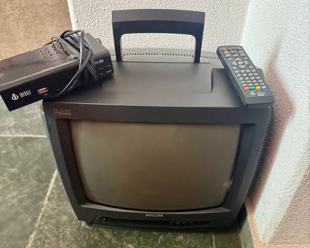 Vende-se TV Phillips 14 polegadas de tubo