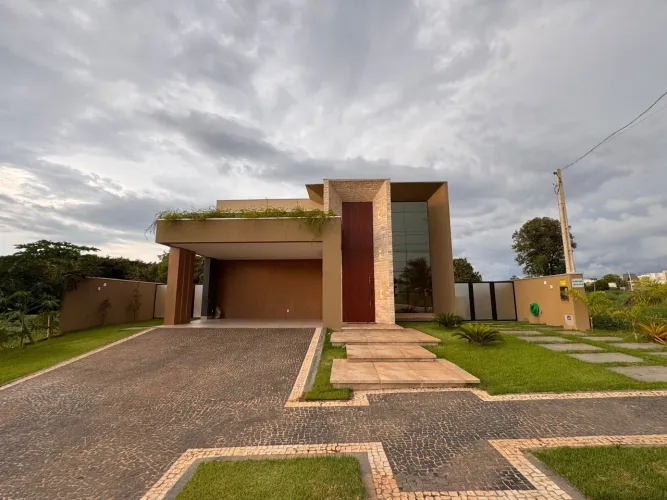 CASA DE ALTO PADRÃO À VENDA - CONDOMÍNIO CARIBE GOLF & SPA