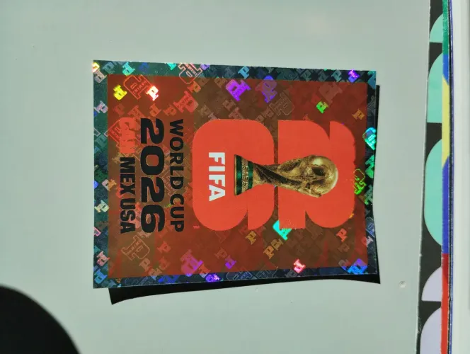 Figurinha FWC 6 brilhante PANINI