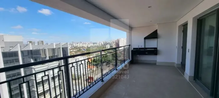 Com portaria 24 horas, academia, piscina, salão de festas, churrasqueira, playground e bri