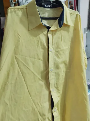 Camisa social masculina cor amarela