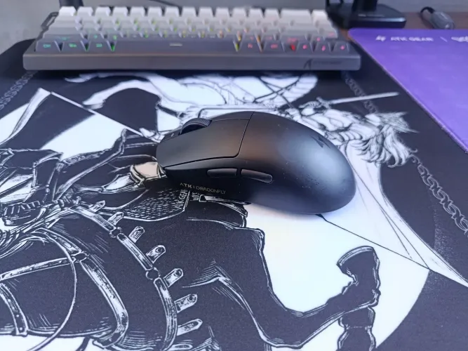 ATK A9 Ultimate (USADO - 3 Meses) + Feets X-Raypad Obsidian