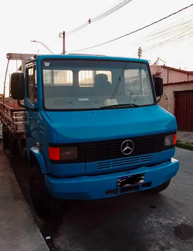 Vendo caminhão 710 zeraa