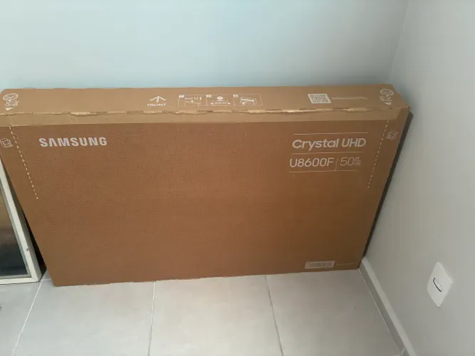 Vendo caixa de TV 50 polegadas com ISOPOR.