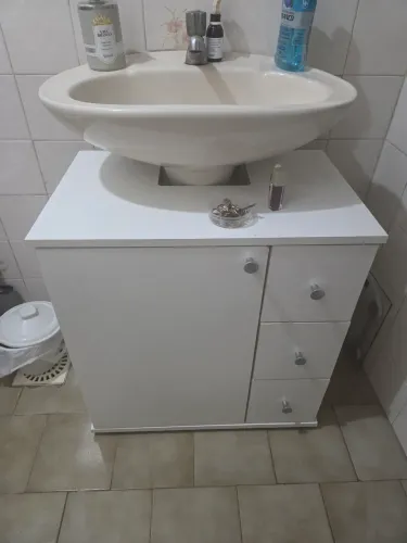 Armário de banheiro