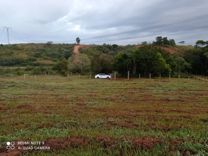 Vendo terreno em Sarapuí bairro Floresta divisa com Araçoiaba!