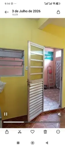 Linda casa com 2 apartamentos.