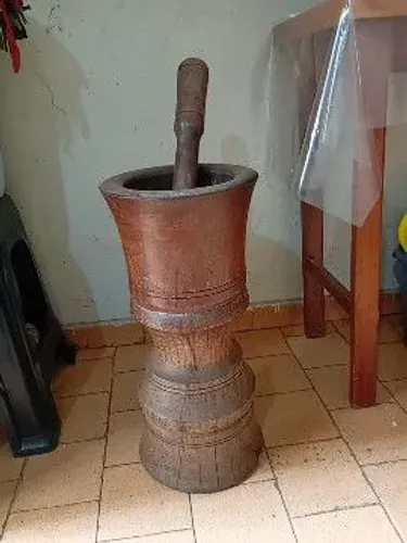 Vendo Pilão de madeira 52cm