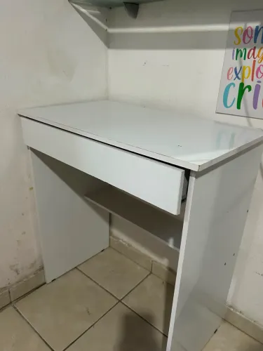 ESCRIVANINHA/ MESA PARA ESTUDO
