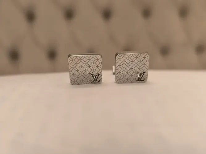 Abotoaduras Louis Vuitton Champs Élysées M65043 Prateadas - Original
