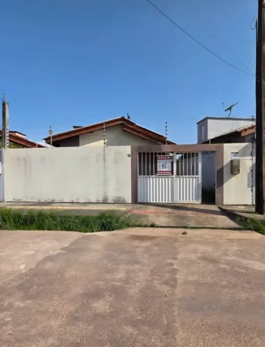 Casa para aluguel semi mobiliado em condomínio fechado