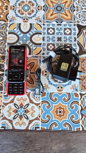Nokia 5610 Xpress Music Desbloqueado para Colecionadores