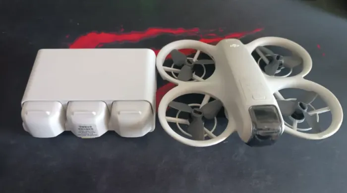 DJI neo + hub carregador e 3 baterias
