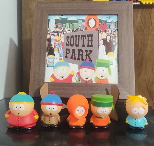 Quadro e bonecos South park. 