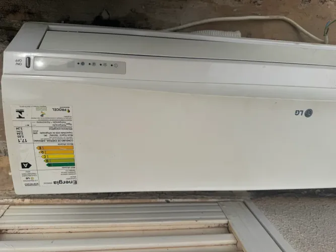 Ar-condicionado LG 9mil BTU