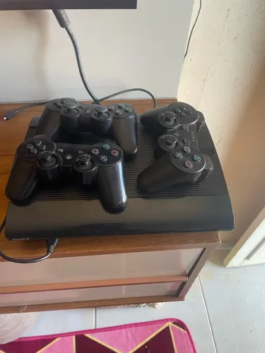 Vendo videogame ps3 desbloqueado mais de 14 mil jogos para baixar