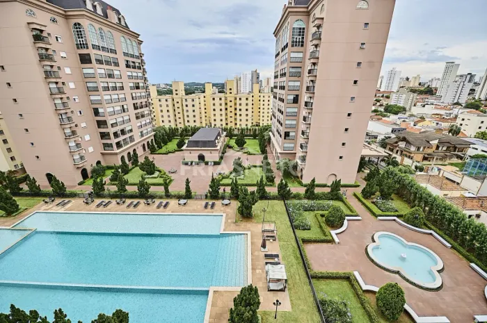 Apartamento mobiliado à venda no Residencial Praças de França