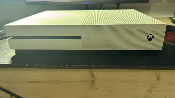 Xbox One S + 6 Jogos + Caixa Original