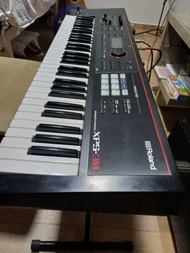Roland XPS 30 