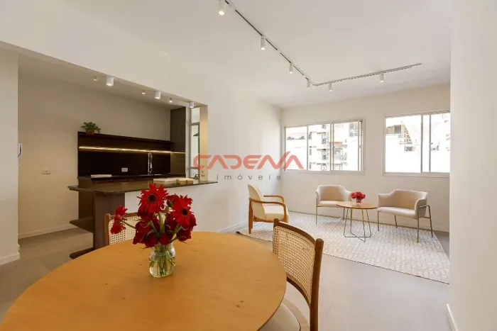 Apartamento com 3 quartos e 1 vaga à venda no Batel