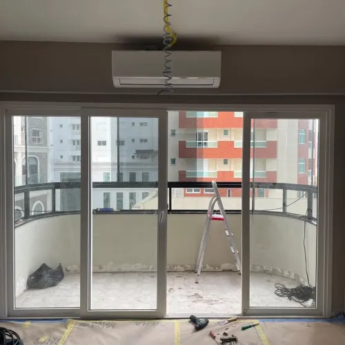 PORTA EM PVC + VIDRO