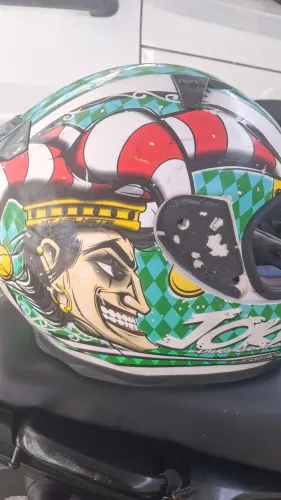 Capacete sem viseira