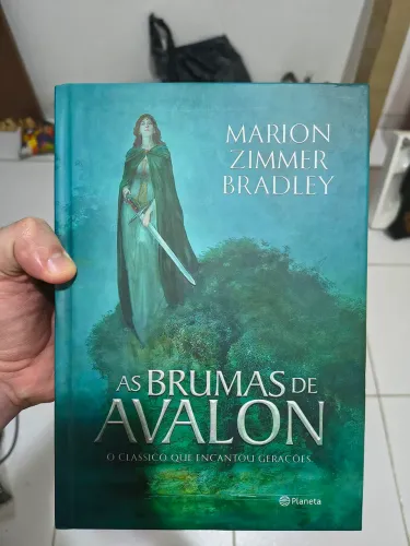 Livro As Brumas de Avalon - Volume Único (Capa Dura)