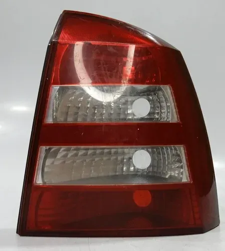 Lanterna Direita Astra Sedan 2003 - 2011 Detalhe Direito/passageiro Vermelho