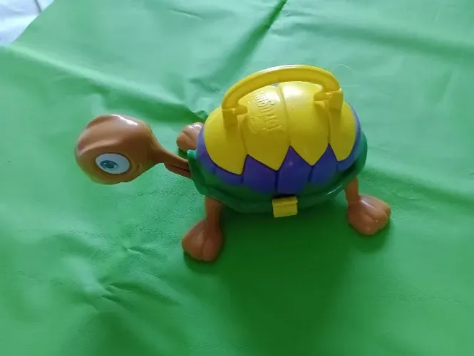 Brinquedo colecionavel tortuguita Arcor 2014 hora de comer