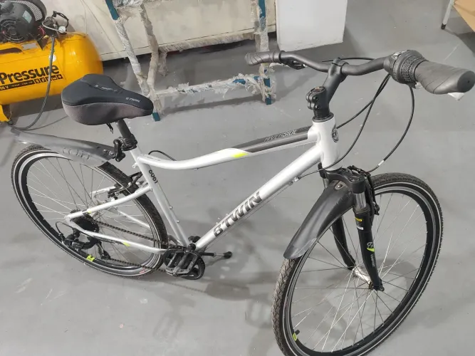 Bike semi nova, tudo Shimano e opcional 