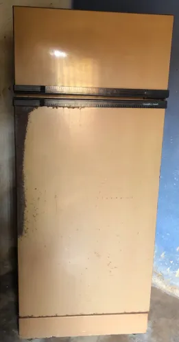 Vende-se geladeira