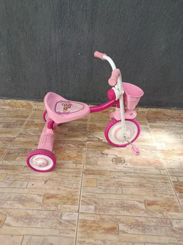 Triciclo infantil por 90 reais 