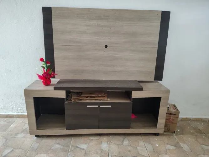 VENDE-SE MOVEIS SEMINOVOS (RACK COM PAINEL/ARMÁRIO DE PAREDE/CÔMODA