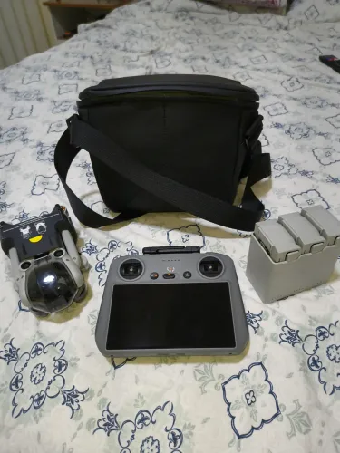 Drone Dji mini 4 pro (combo com 3 baterias - 45 min. e controle com tela)