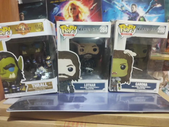 3 funko warcraft Lothar, garona e thrall por 160 $